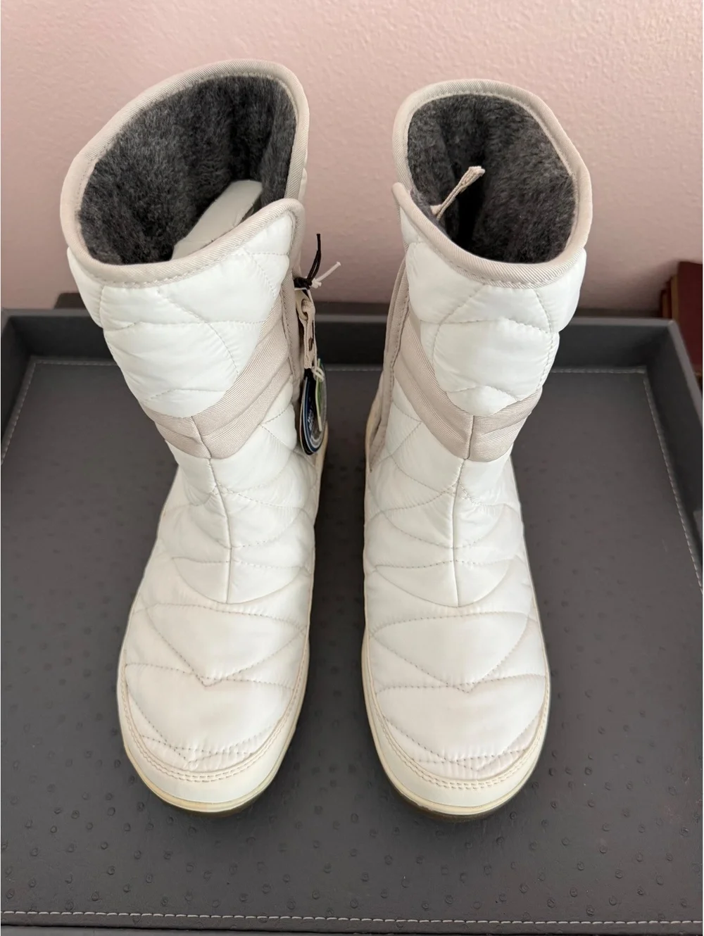 Columbia Women’s Heavenly Slip II Omni-Heat Winter Boots White/Ivory Size 6.5